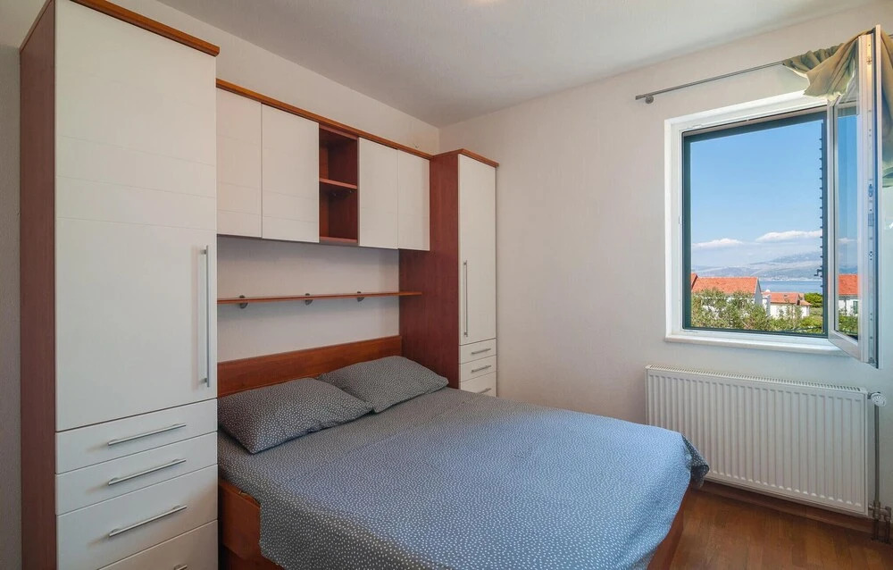 Beautiful Apartment in Supetar With 2 Bedrooms and Wifi