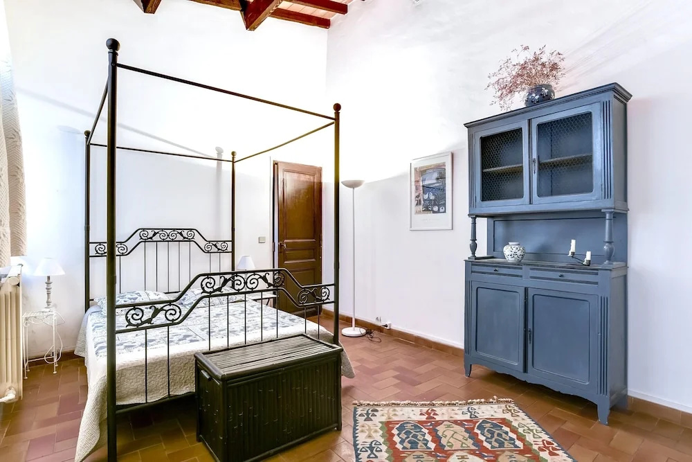 House With 3 Bedrooms in Pelissanne, With Wonderful City View, Furnish