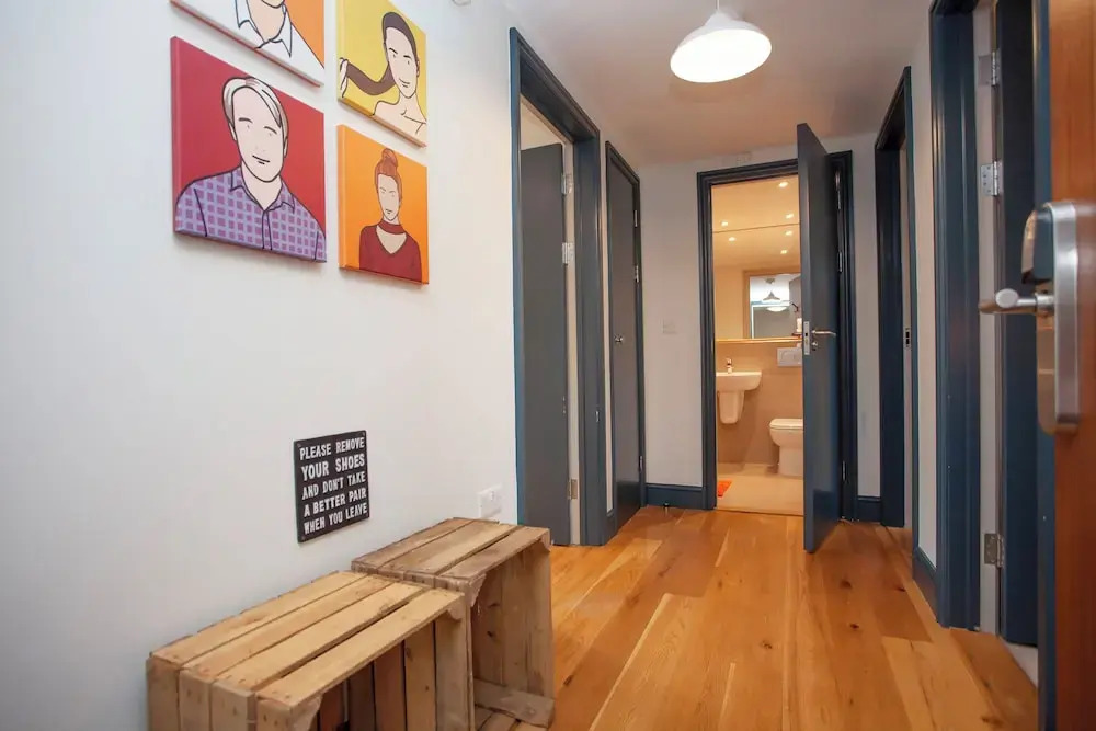 Higgihaus Cabot Mews Aparthotel
