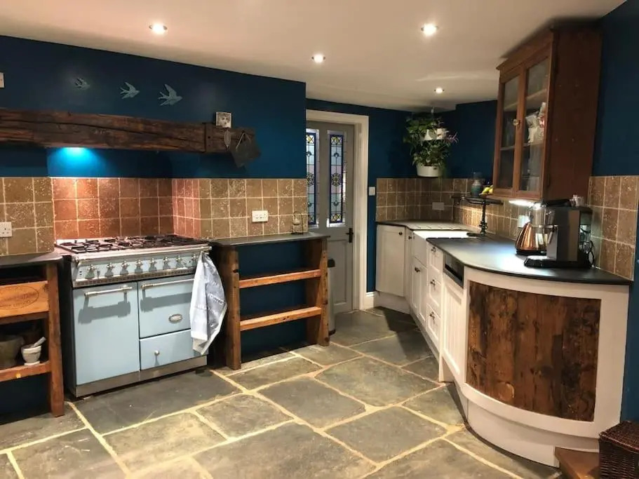 Spacious 4-bed House in Lynton