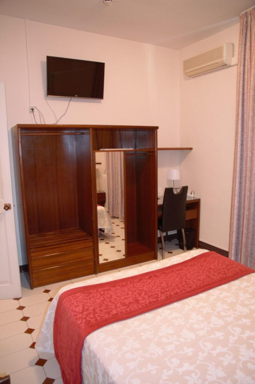 Hotel Suís