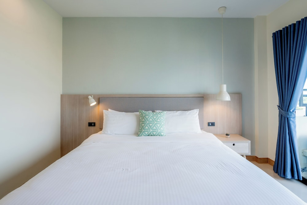 Aster Canopy Suites & Living