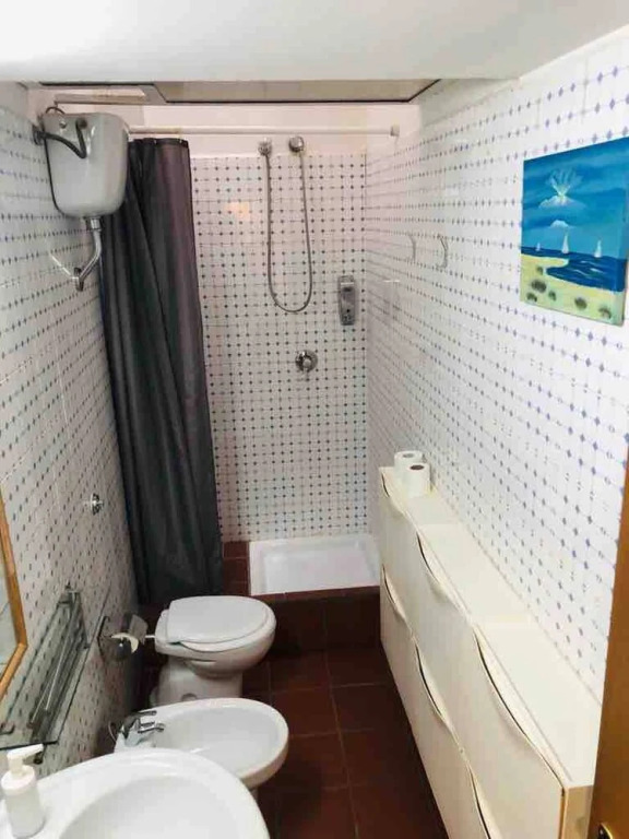Hton 6 Flat rents Rome