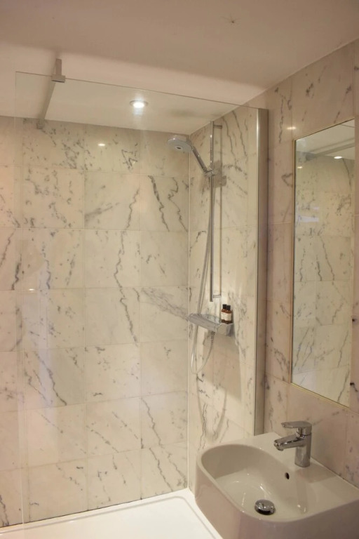 Premium Luxe Spacious 3 Bedroom Apartment West London Perfect for Families and Conctrators