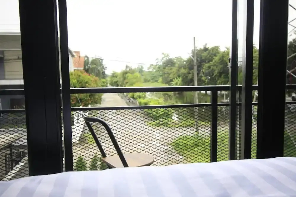 The Nichehome Waterside Living