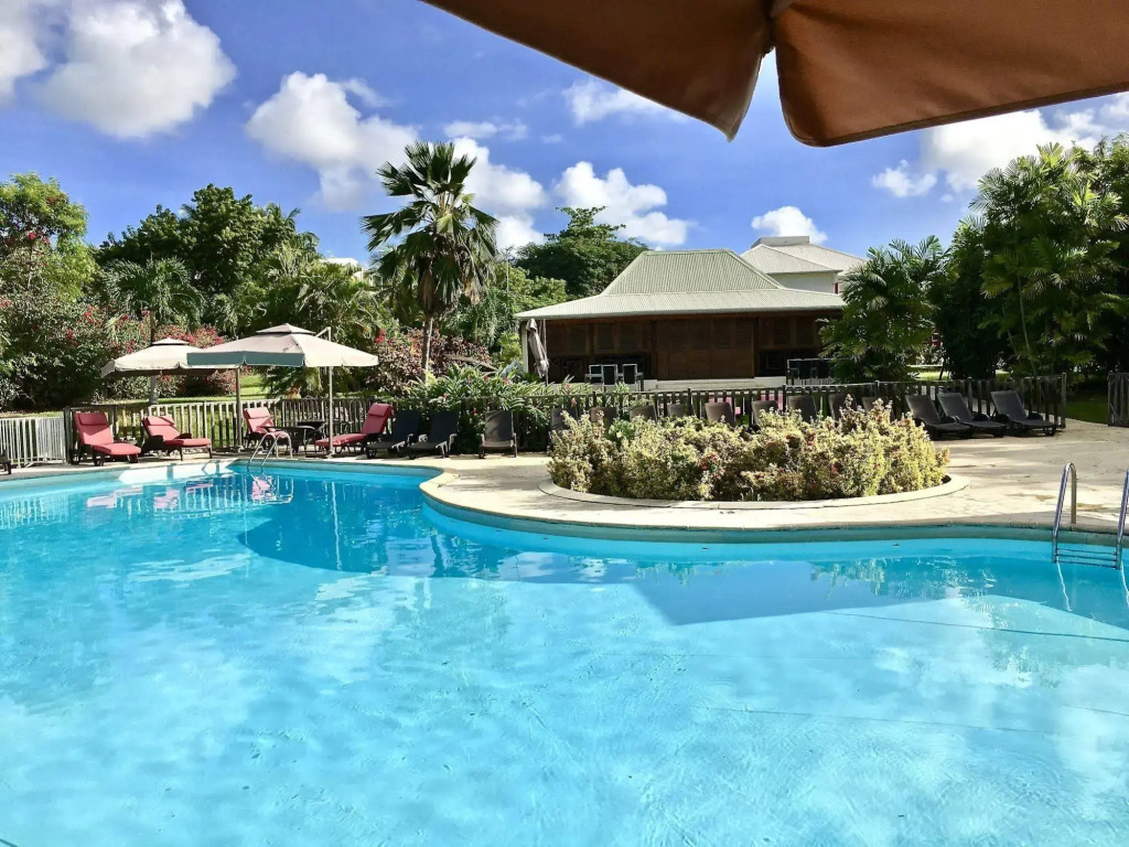 Résidence Le Vallon Guadeloupe Parc Piscine Appartements & Studios
