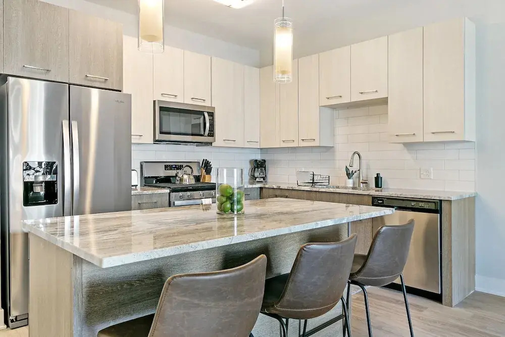2BR Modern Living in Warrenville