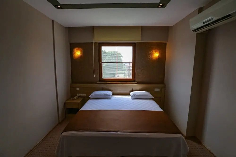 Grand Ayzek Otel