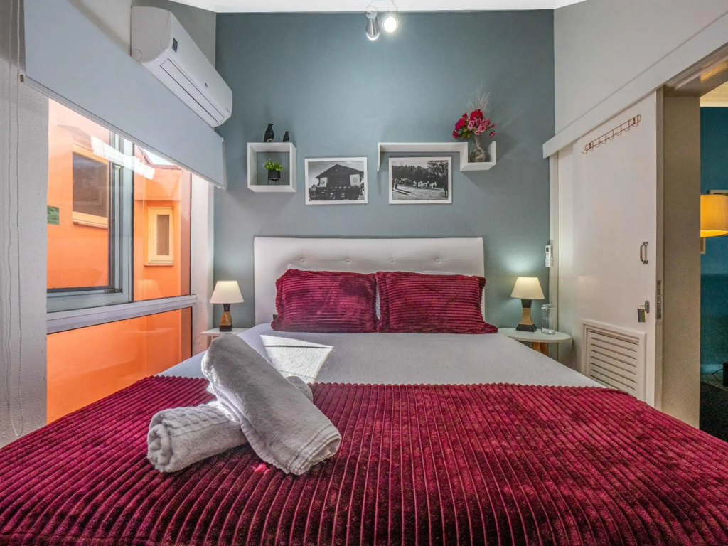 Apartamento Bela Floresta Gramado-RS Sossego na NATUREZA! Ótima LOCALIZAÇÃO LAGONegro 500m - com LAREIRA - 02 Quartos para FAMILIA em CONDOMINIO FECHAD0, cozinha completa com GARAGEM e portaria 24h - PETFRIENDLY
