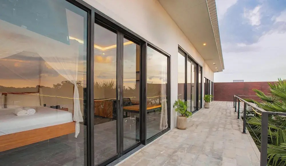 Villa MJ Modern Luxe 4BR with Big Pool & Rooftop