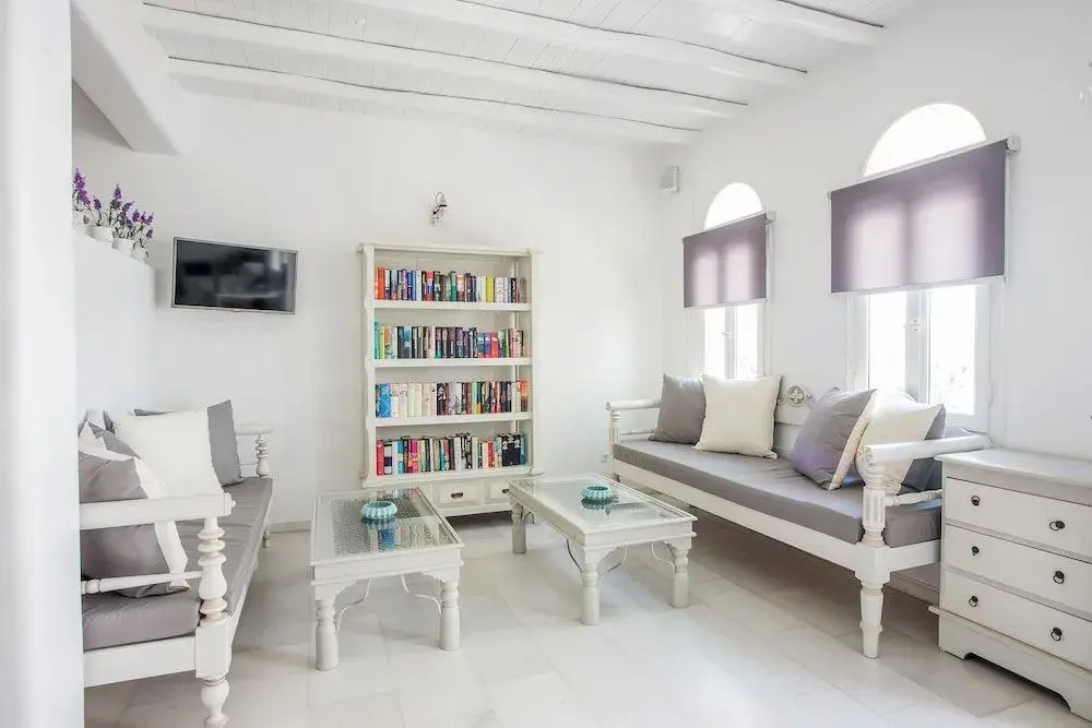 Parian Lithos Residence