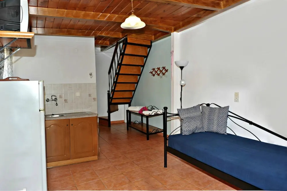 Studios Dimitris Giatras