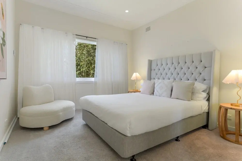 Idyllic 4-bed Home With Alfresco Area Near Beach
