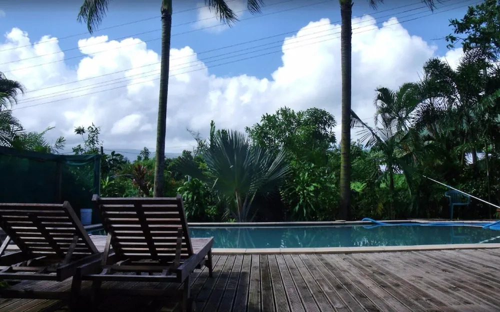 Lynn's Getaway Hotel