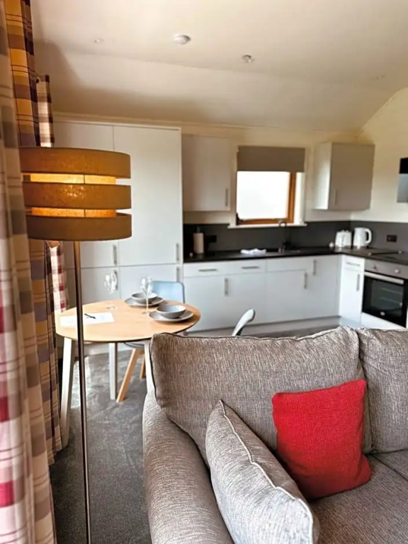Kinnaird Lodges - Bealach lodge with hot tub