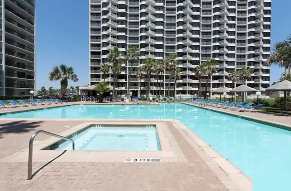 Renovated Saida Towers Getaway W/ Pool & Hot Tub 2 Bedroom Condo