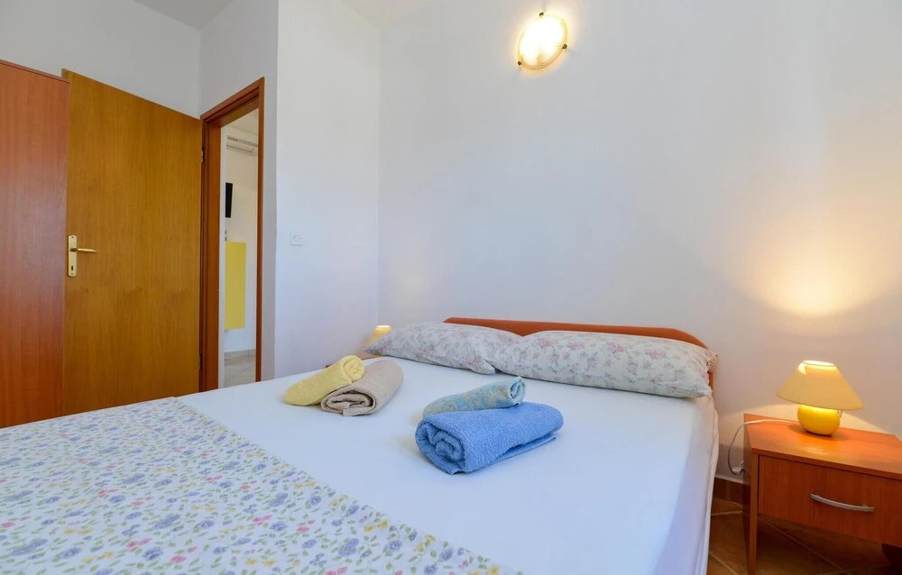 Nice Apartment in Starigrad Paklenica With Wifi and 1 Bedrooms