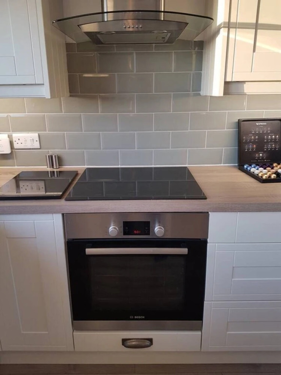 The Farm House Apartment + Free Parking