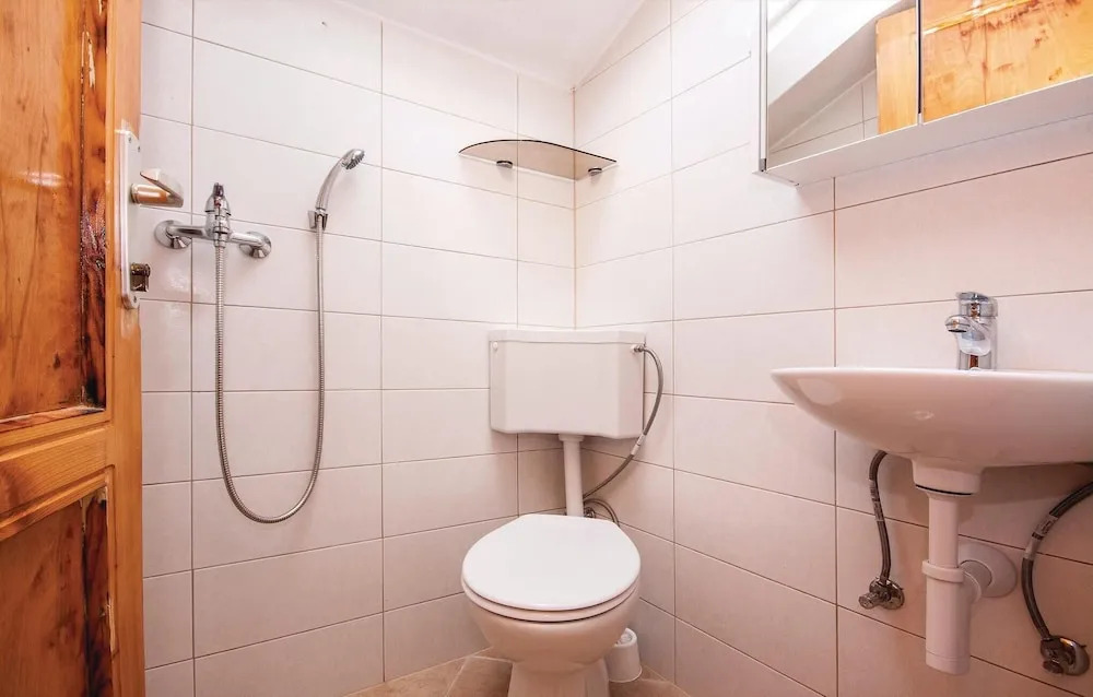Awesome Home in Jezera With 1 Bedrooms