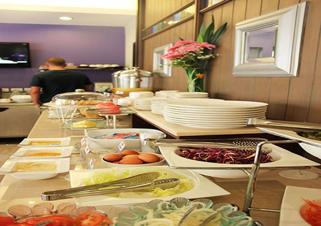 Sawasdee Hotel @ Sukhumvit Soi 8