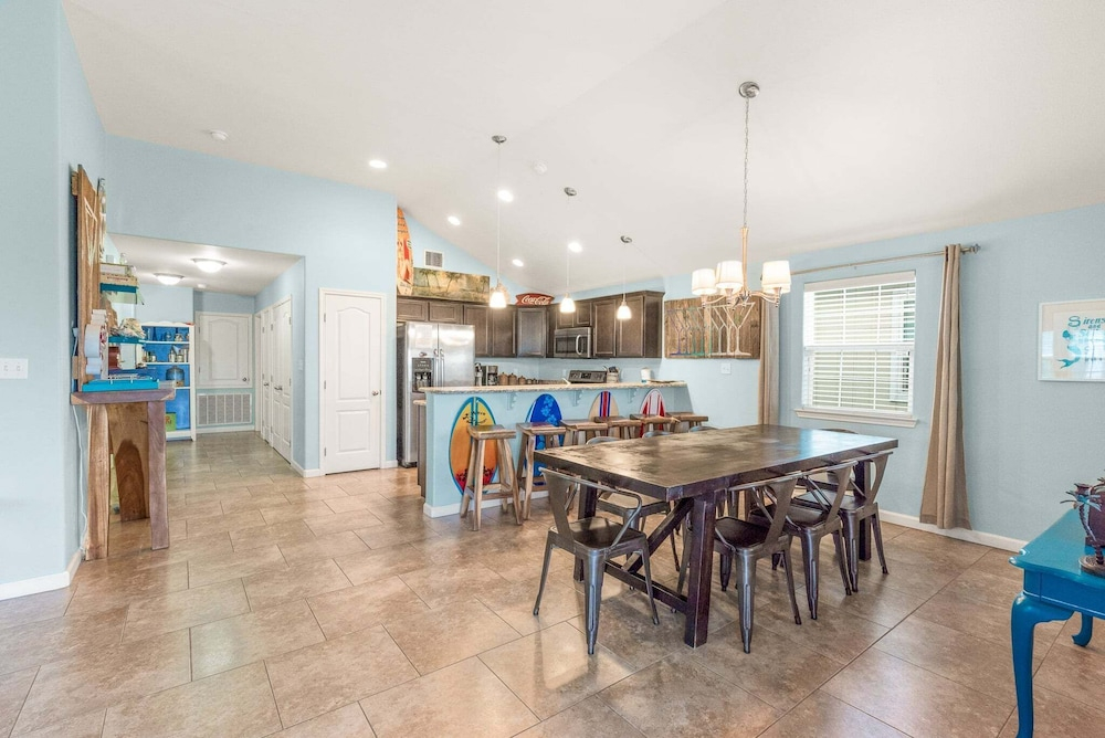 Boogie Board Bungalow - Pet Friendly! Private Pool! 2