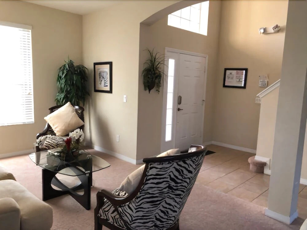 Stunning 6 bed Home With Modern Decor and own Private Pool