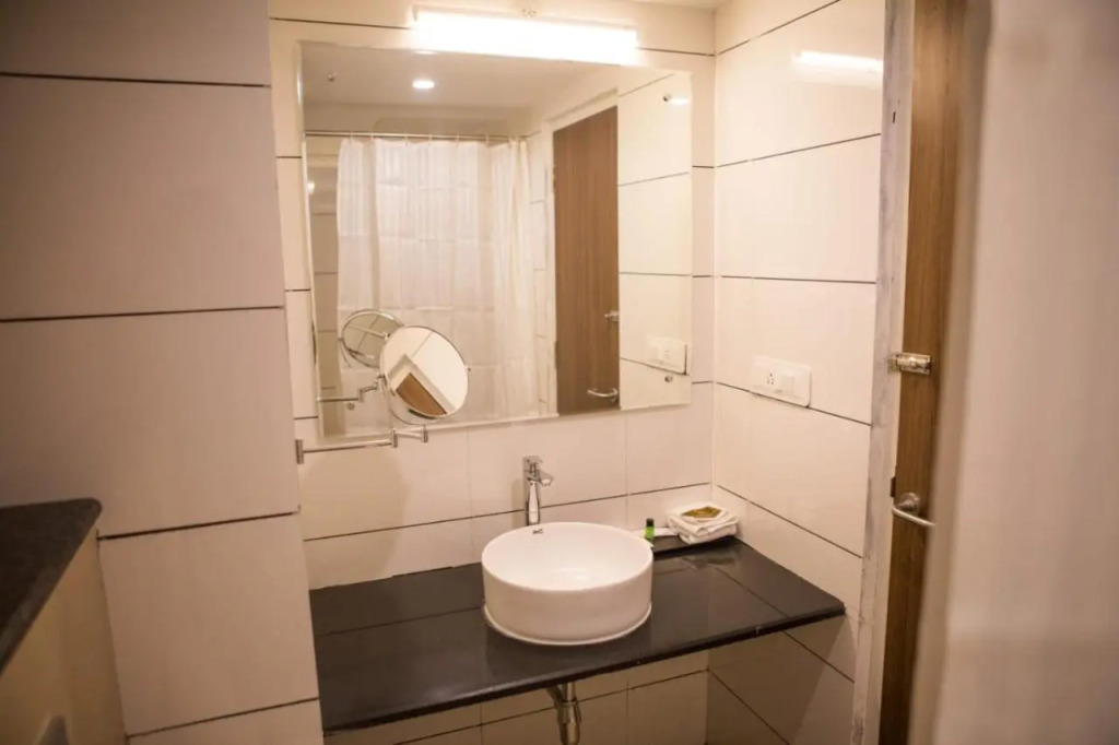 Samasth Palatial Hotel