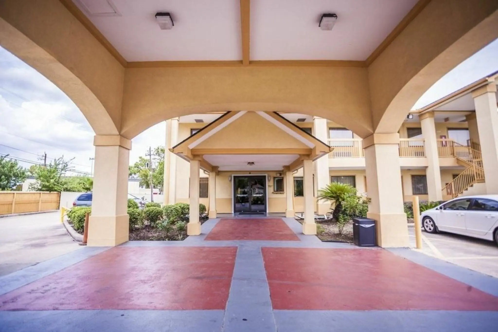 Downtowner Inn and Suites - Houston
