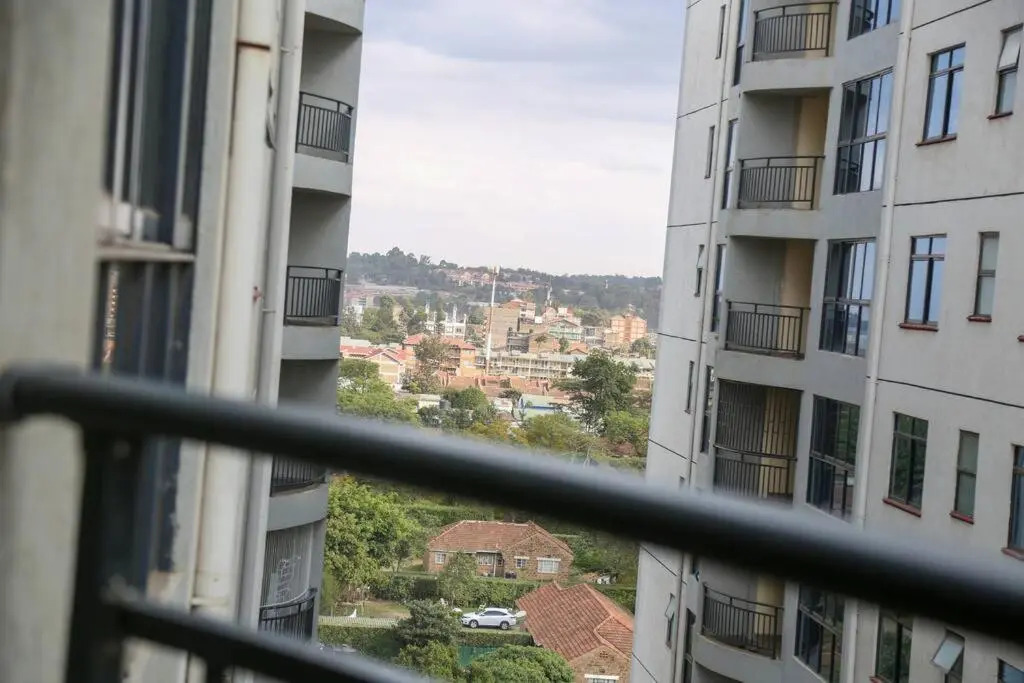Spacious 3 BDR furnished Apt near junction mall