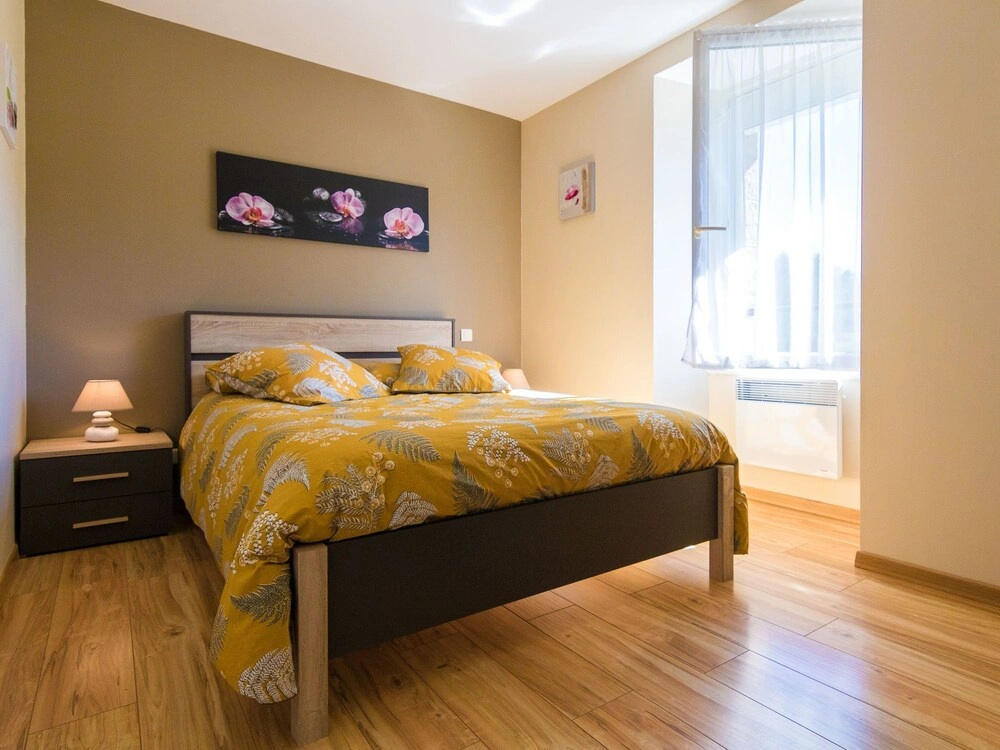 Beautiful holiday home near lake and forest