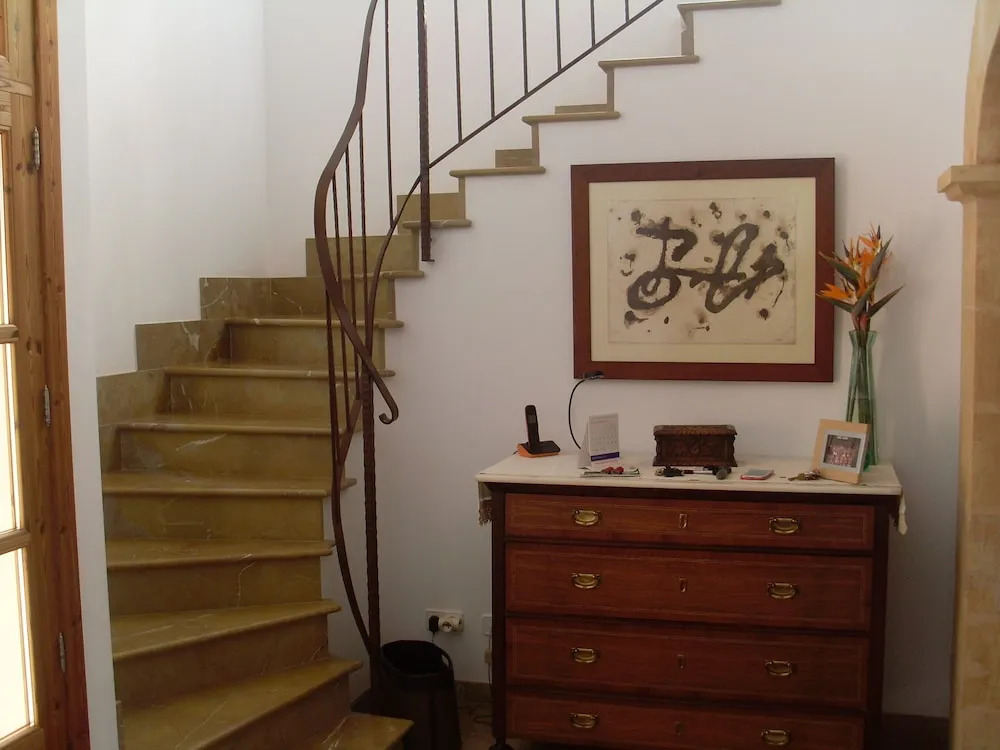 Ideal house for families Very quiet area and good access by car