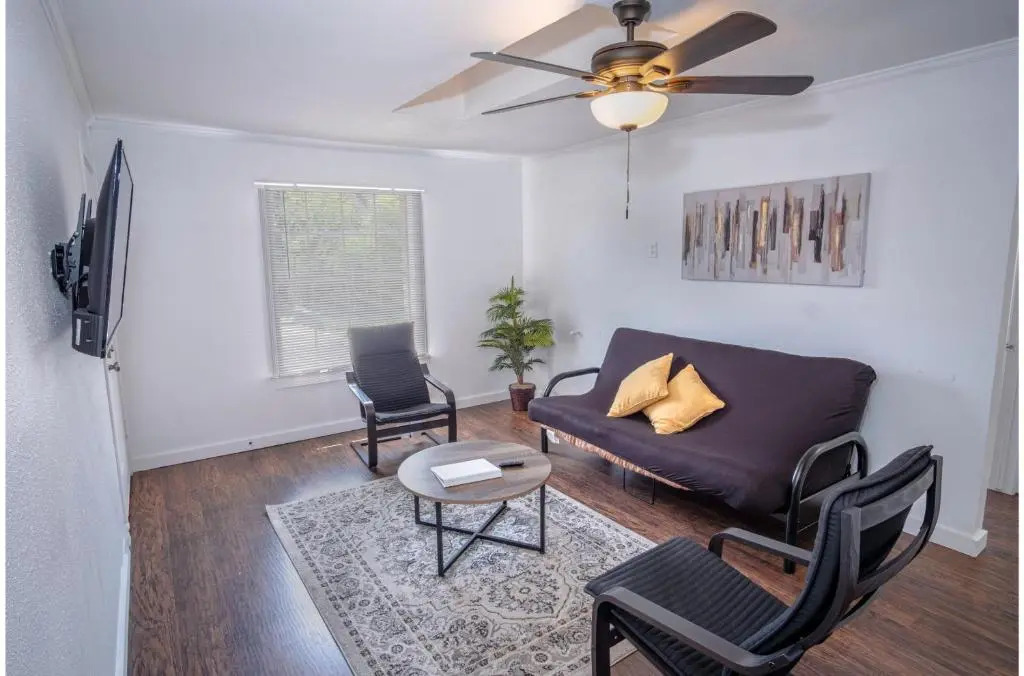 Tranquil Getaway 3br/2ba Near Downtown