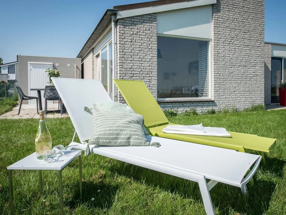 Striking Holiday Home in Kamperland With Sun Loungers