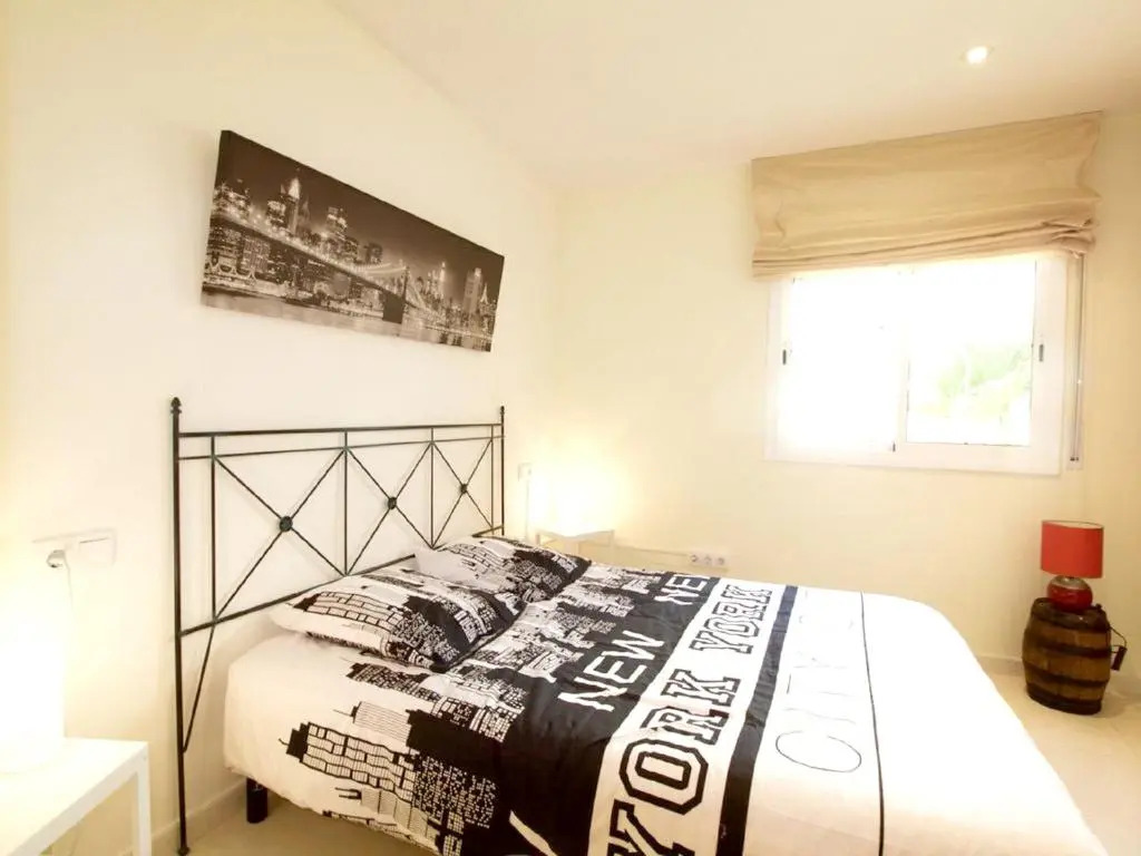 3 bedrooms villa with private pool and enclosed garden at Empuriabrava