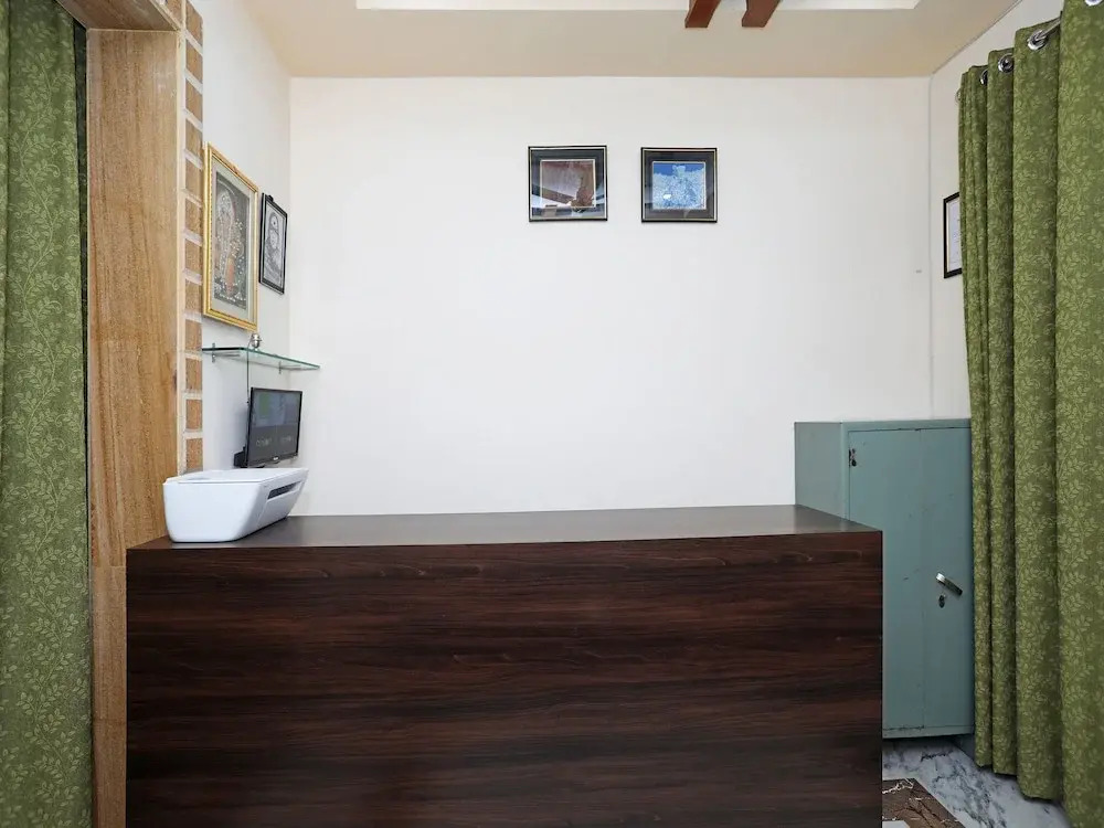 OYO 9777 Home Duplex Studio Airport Road