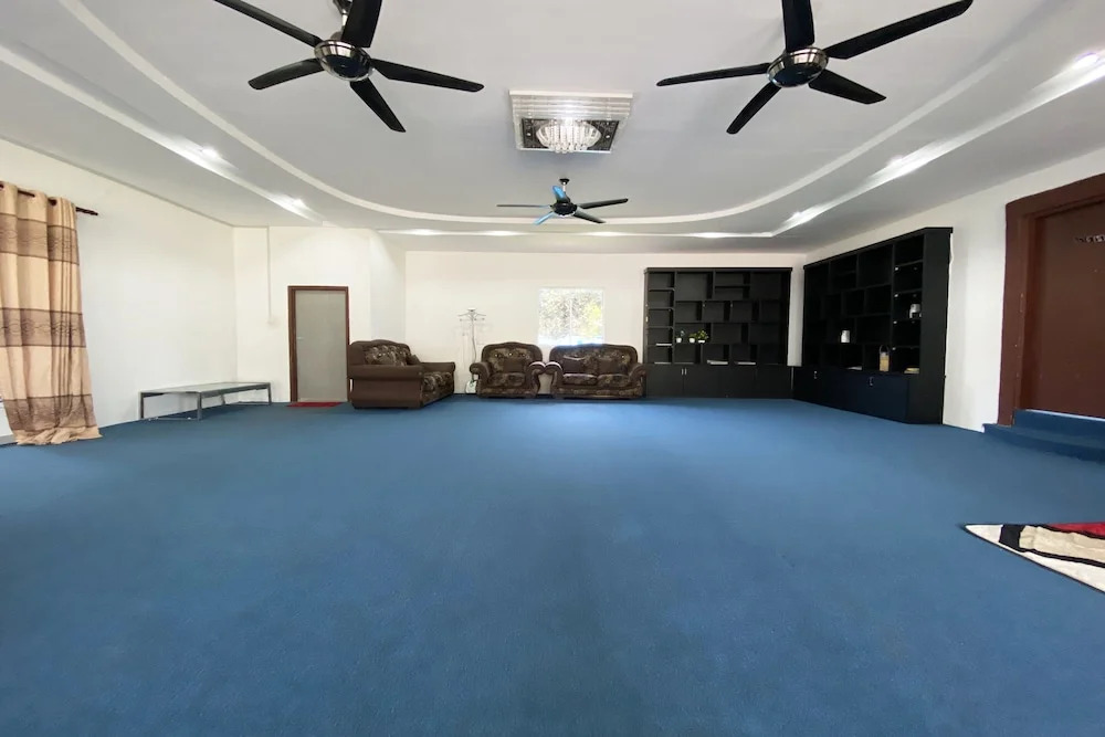 OYO Home 90319 Ambong Bay Resthouse Homes