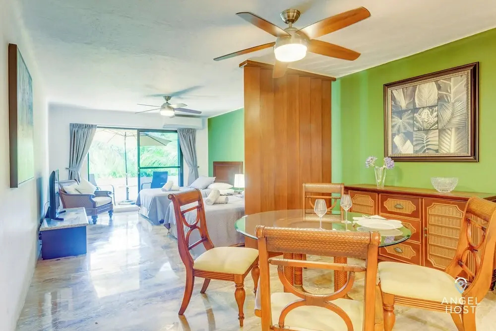 Deluxe Suites at Villas Tropical