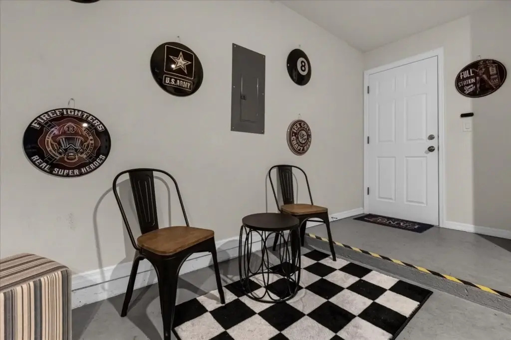 5 Bedrooms 3 Bathrooms Veranda Palms 4458 Np