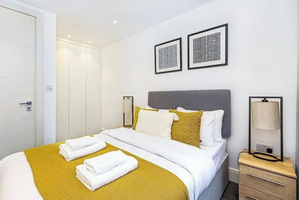 Modern Flat, Steps From Oxford Street!