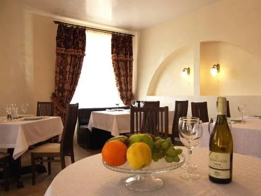 Vlada Hotel