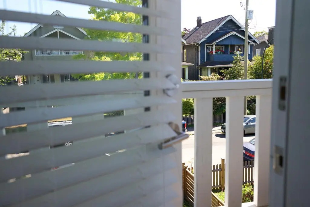 Kitsilano Home 2 Home