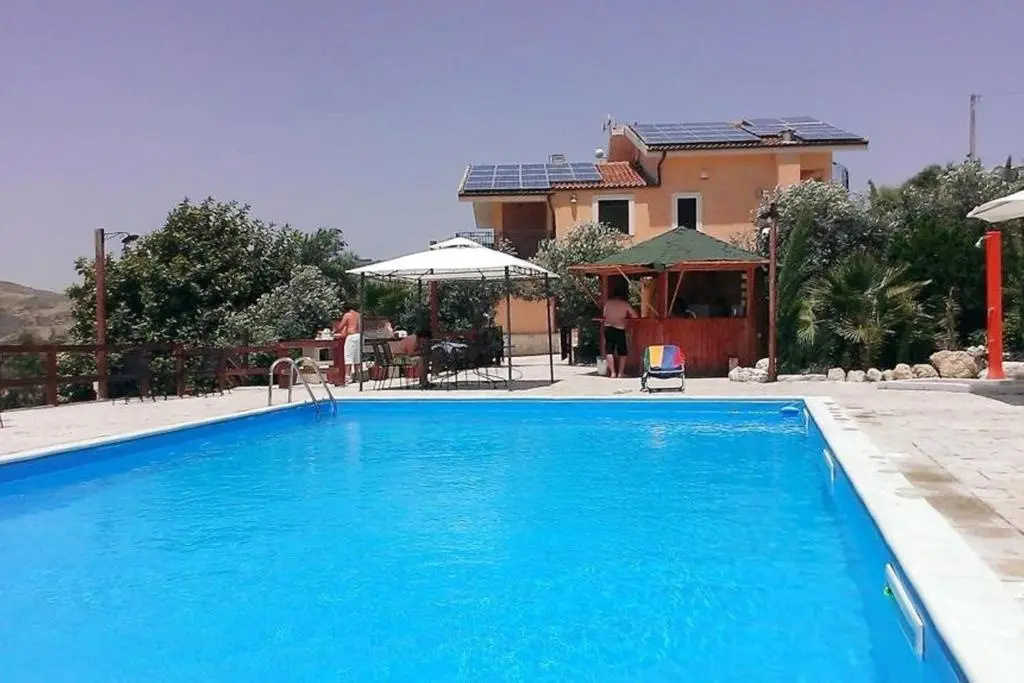 Spacious villa with private pool and stunning views