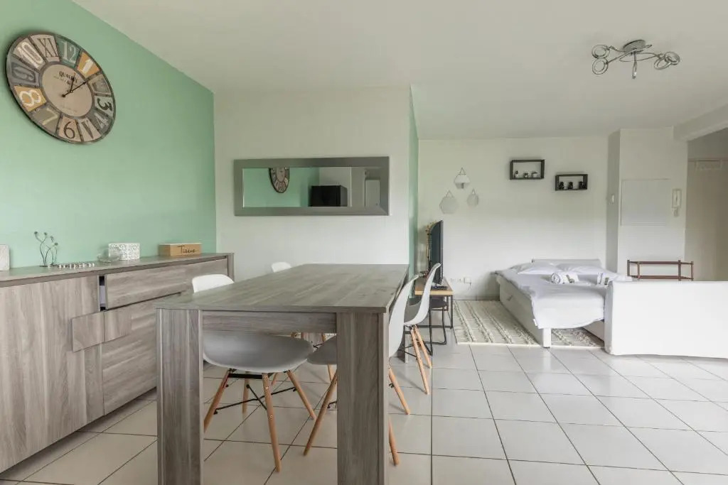 Modern 2-rooms in Bordeaux