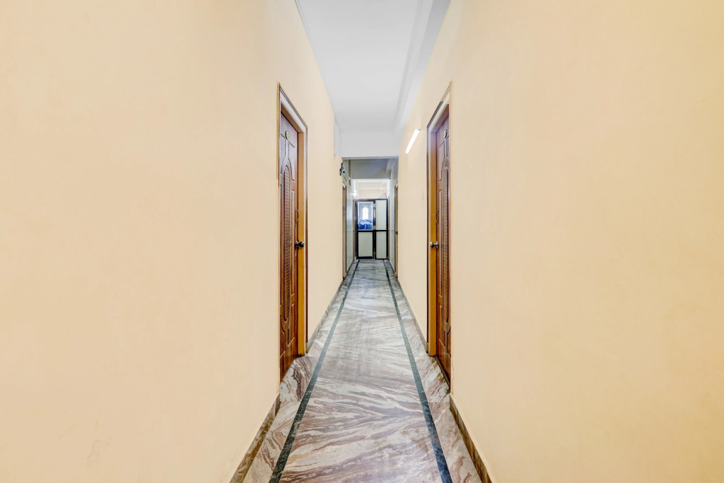 Super OYO Hotel O Adarsh Nagar Near Kavya Hospital