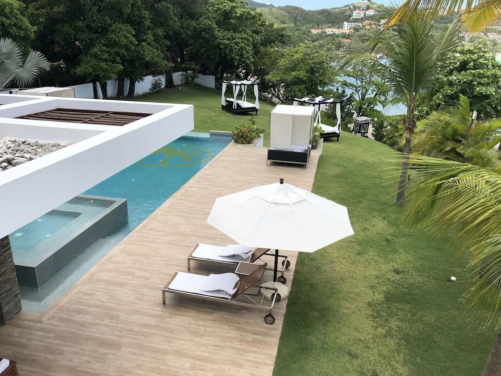 Newly LUXURY designed villa