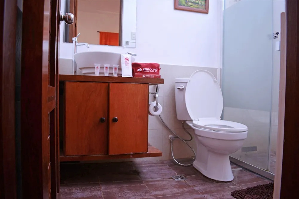 ZEN Rooms Manalo St.