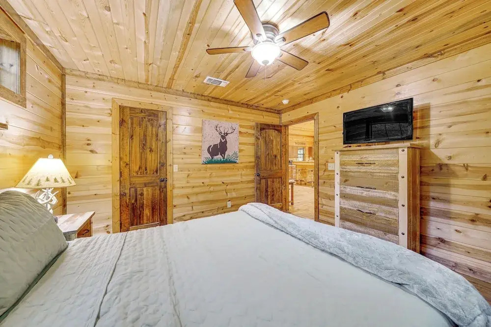 Pets & Families Welcome: Secluded Broken Bow Cabin