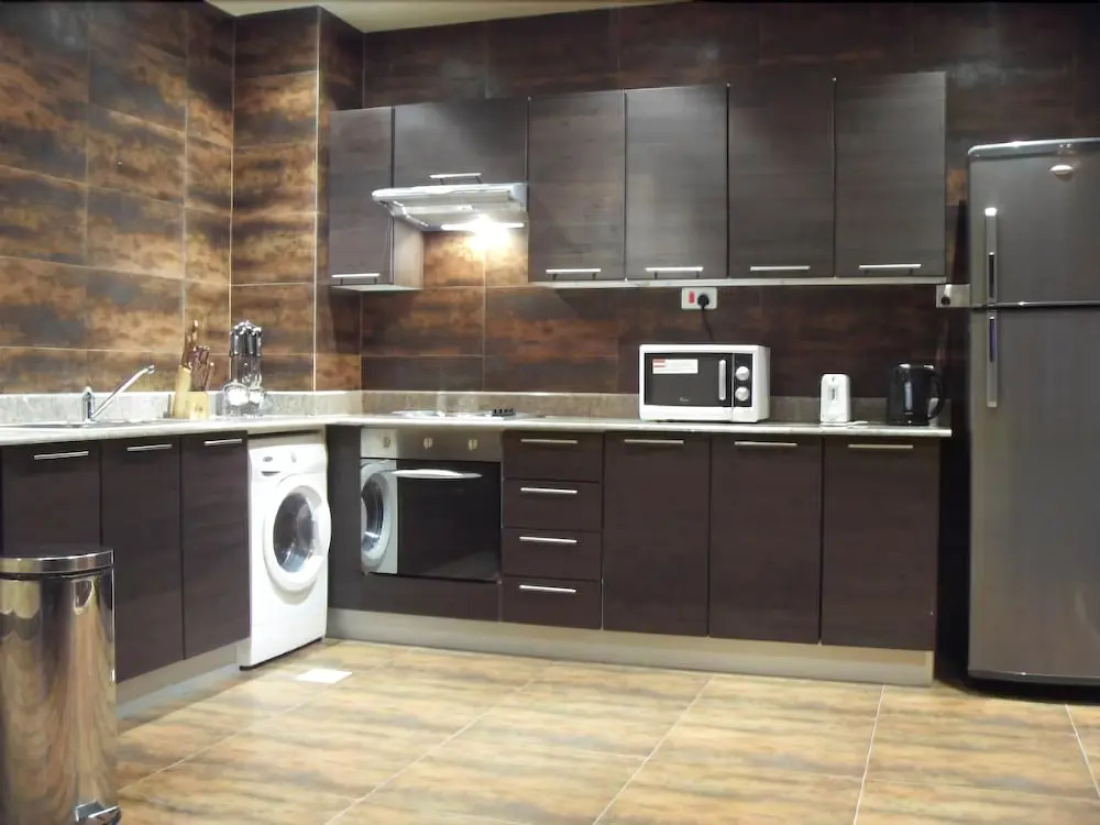 Al Manzil Suites - 2 Adliya