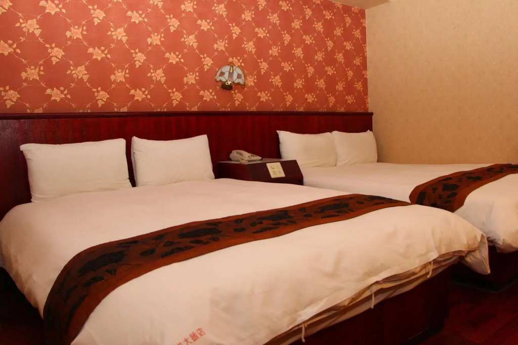Gene Long Haiy Att Hotel