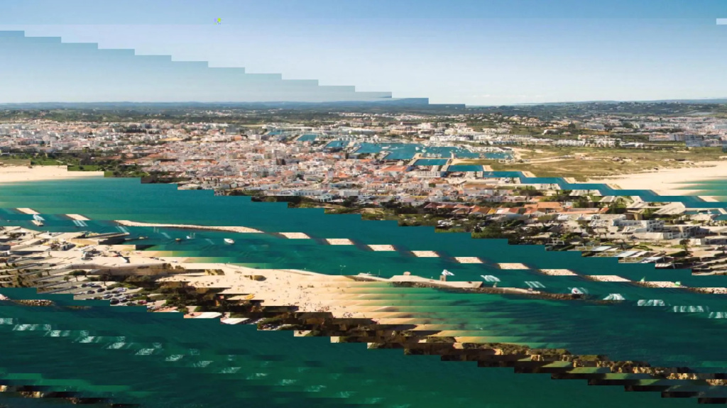 B06 - Top-Floor Marina Club 2 Bed Apartment